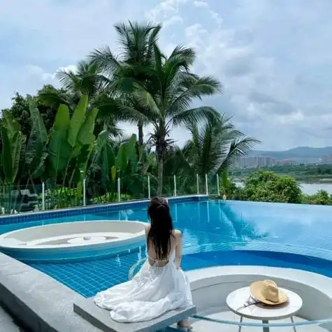 女生头像背影霸气高冷高雅,她的背影让我想起了那个曾经深爱过的人