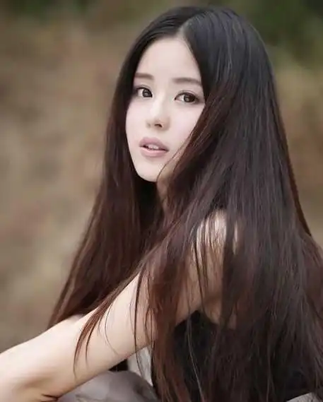 直发发型女中长发 秋季飘逸长直发发型女性柔美呈现 - 发型设计 - 领