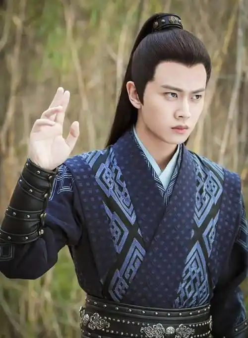 回顾任嘉伦即使一辈子不红也不抛弃陪伴了我11年的妻子聂欢