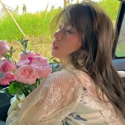 2021简单耐看头像女生高清图片