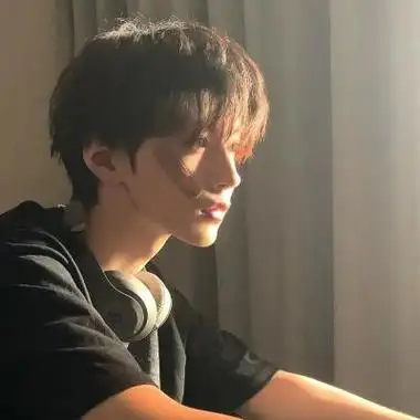 男生真人头像帅气图片同一个人