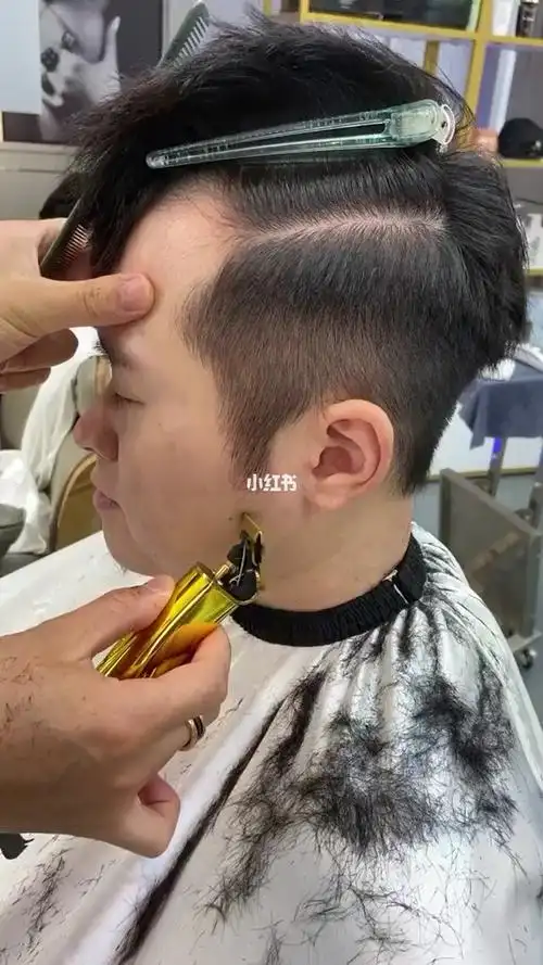 2020最火鬓角发型修剪层次立体发型男生发型