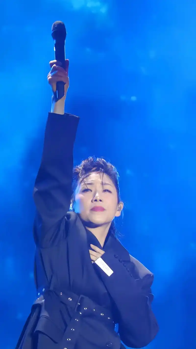 58岁林忆莲复出状态怎么样?#林忆莲 #现场版live #天 - 抖音