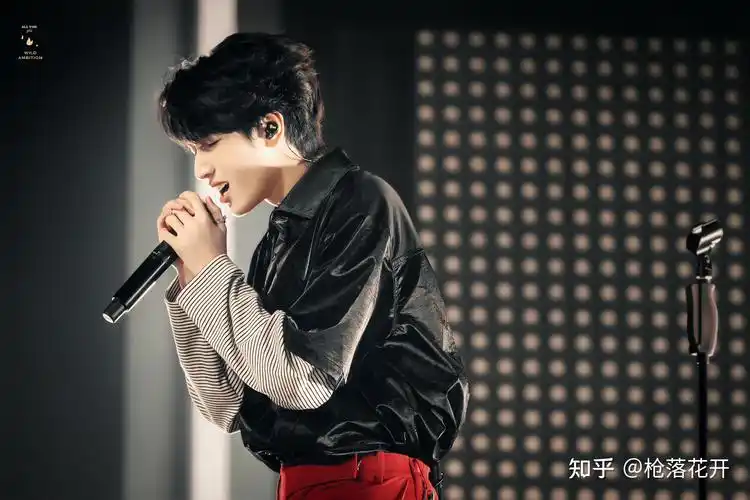 身为水姐,我为什么对严浩翔真空克兰因蓝西装毫无感觉? - 知乎