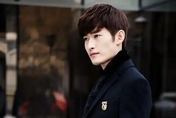 陈冠希之后张翰颜值也倒了!果然,男神最后的归宿,是"赵本山"