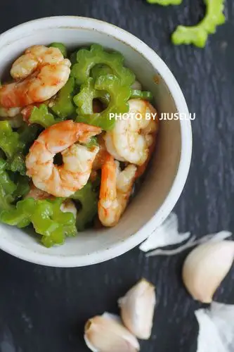 夏日必备凉菜[苦瓜拌虾仁]