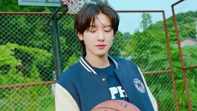 朴灿烈 · 下课一起去看学长打球