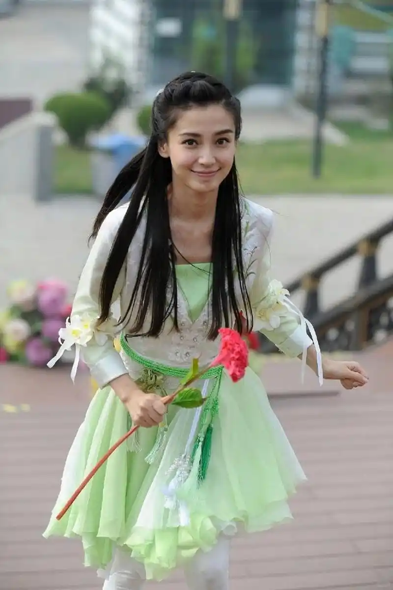 跑男首季生图曝光,angelababy素颜颜值真实力证!  回首《奔跑吧》第一