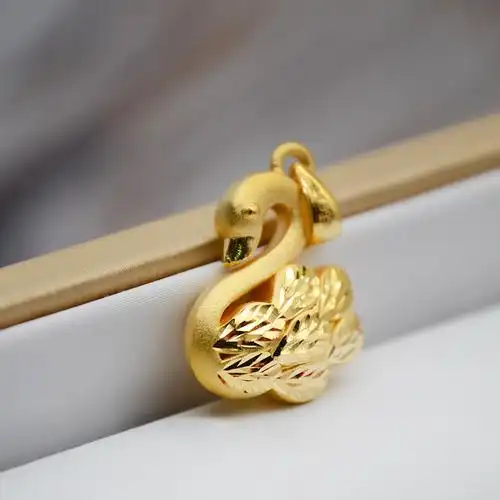 足金999纯金金天鹅黄金吊坠3d硬金时尚新款气质锁骨女项链妈妈款