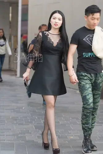 黑丝恨天高蕾丝裙美女 - 3a街拍 - 街拍购 - powered by discuz!