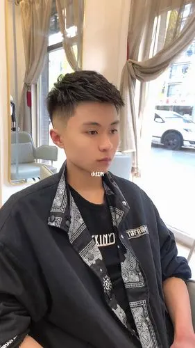 男士渐变纹理烫发发型