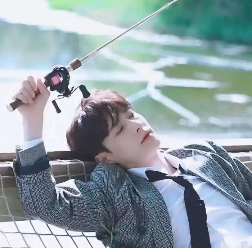 氛围感头像第二弹#张艺兴 - 抖音