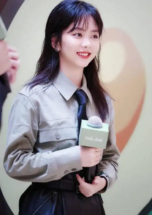 一只有趣的蜜蜂 的想法: 元气满满的谭松韵 | 谭松韵人如其名,长得