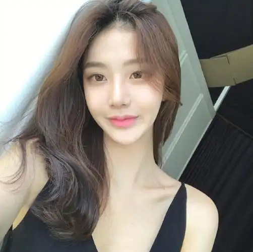 中分长卷发每一款都是女神范十足