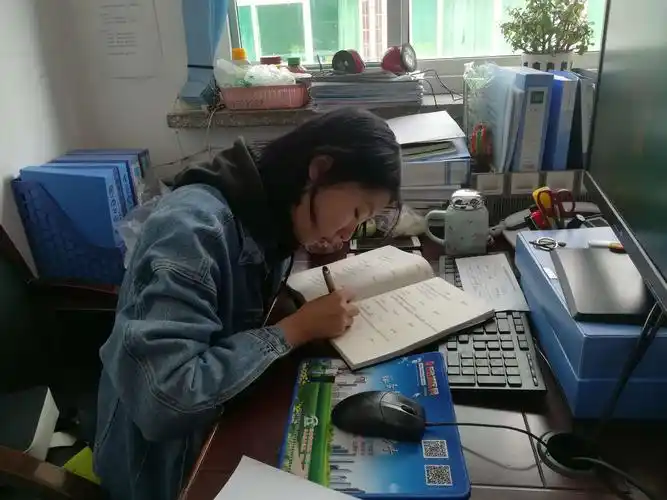 4月26日办公室工作照片 - 美篇