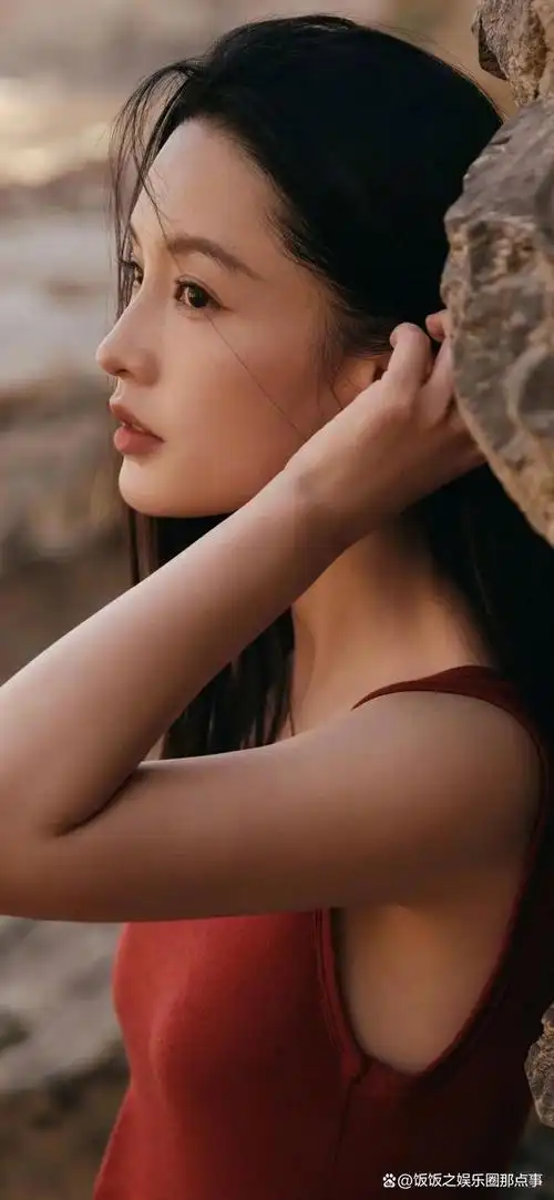 李沁性感写真壁纸,让你心跳加速!