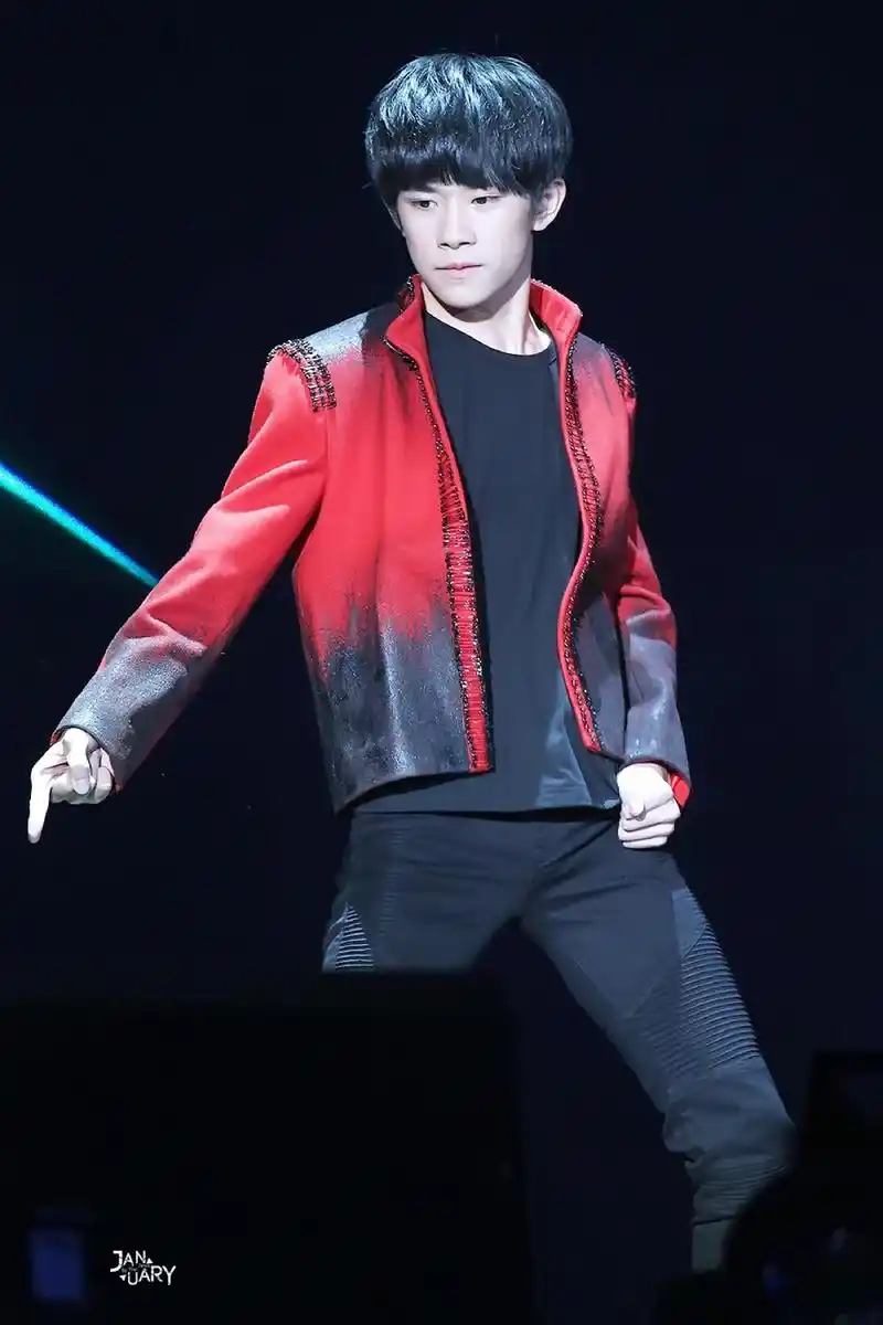 易烊千玺 815fanstime.