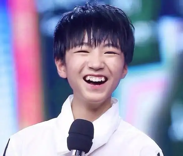 「tfboys」「分享」200512 王俊凯笑成叉烧包,虎牙少年笑容超治愈