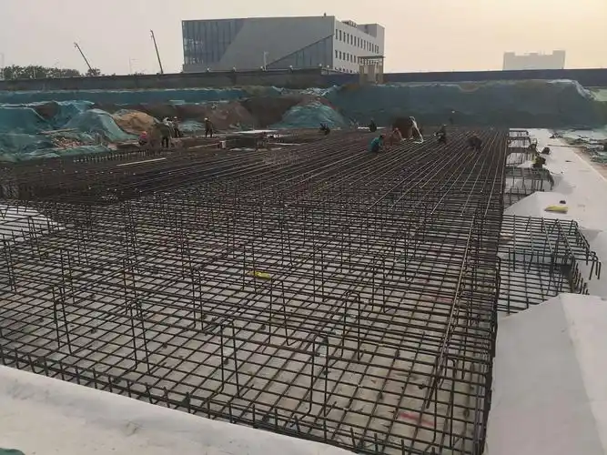 17#楼筏板基础钢筋绑扎