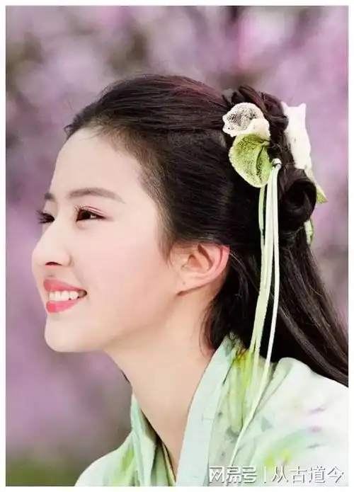 刘亦菲清新灵气的神仙姐姐演绎荧幕传奇