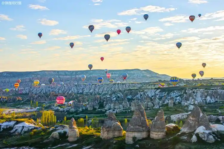 土耳其浪漫之旅,乘坐热气球俯瞰"旷世奇景",美如"人间仙境"
