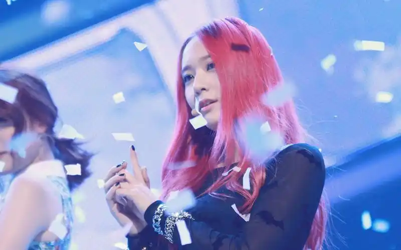 【郑秀晶】hot hot红发直拍合集 来一场粉红色的初恋