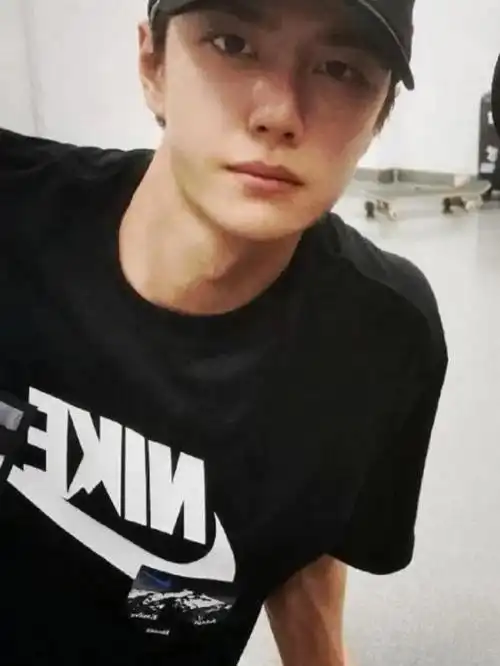 王一博素颜王一博素颜出镜