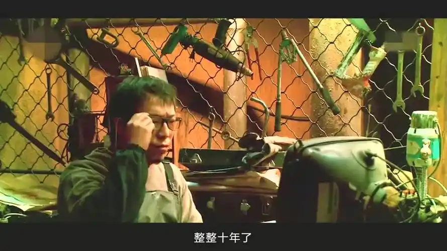 小偷为了盗取富豪巨额财产,在下水道生活了10年,黄渤演技神了