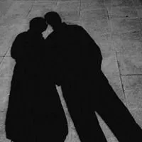 夜晚影子图片大全 深夜自己影子伤感图片【点击鼠标右键下载】