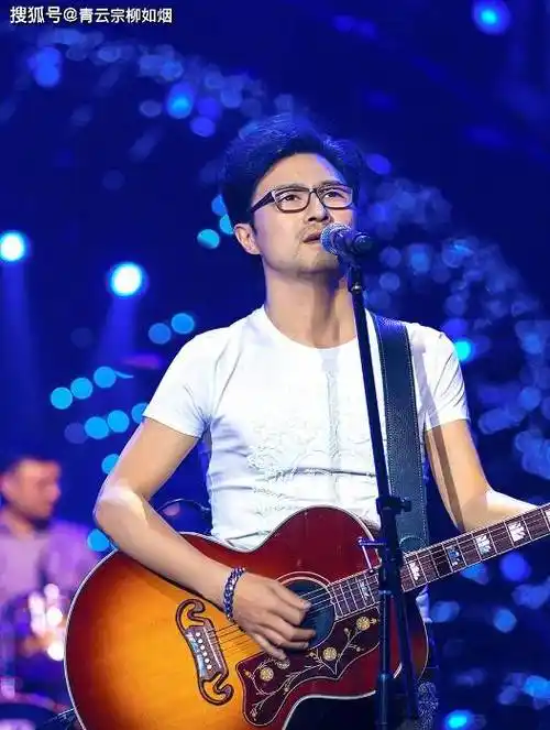 汪峰带19岁女儿日本逛街!新女友与汪曼熙太养眼,两人同框似姐妹_音乐_