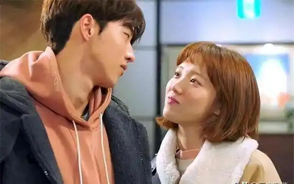 如今,许多年轻人都奉行aa制,以追求经济独立,不依赖别人.