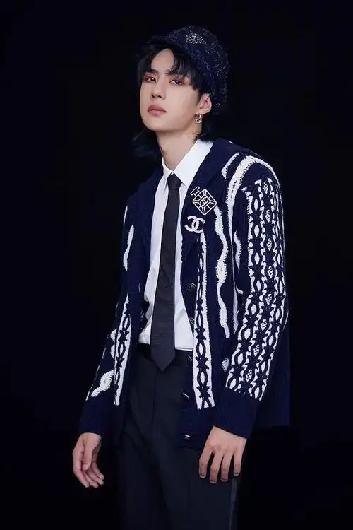 tnt时代少年团女装q版图片,tnt时代少年团女装高清照片(王一博和周震