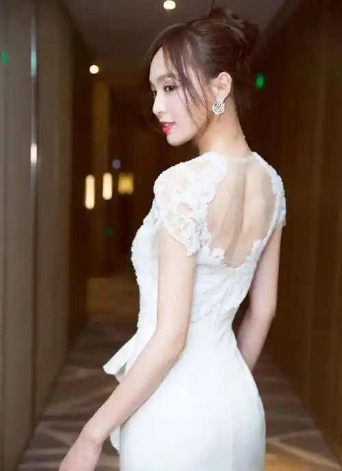 唐嫣的身材真的本来就很好,172公分的身高,90多斤的体重