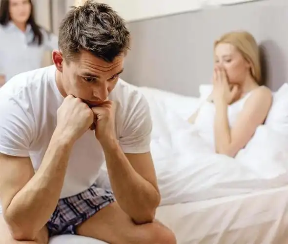 觉得这样的女人不自爱,上赶着给男人做情人,破坏人家的家庭,是一个坏