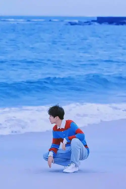 王俊凯与蓝色海美翻了