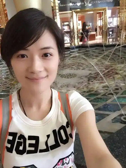 原创电视主播董丽萍近照曝光她是高颜值学霸如今41岁了依然单身