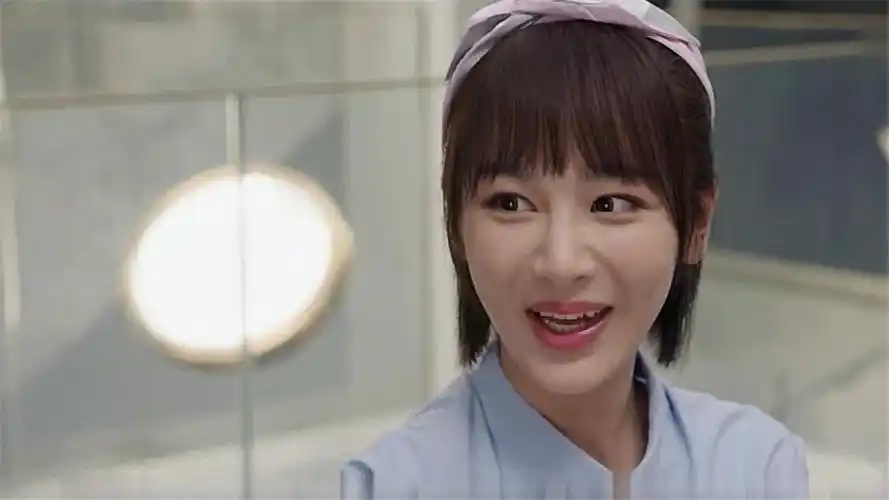 亲爱的热爱的小米醉酒靠着佟年被李现一把推开我女人也敢碰