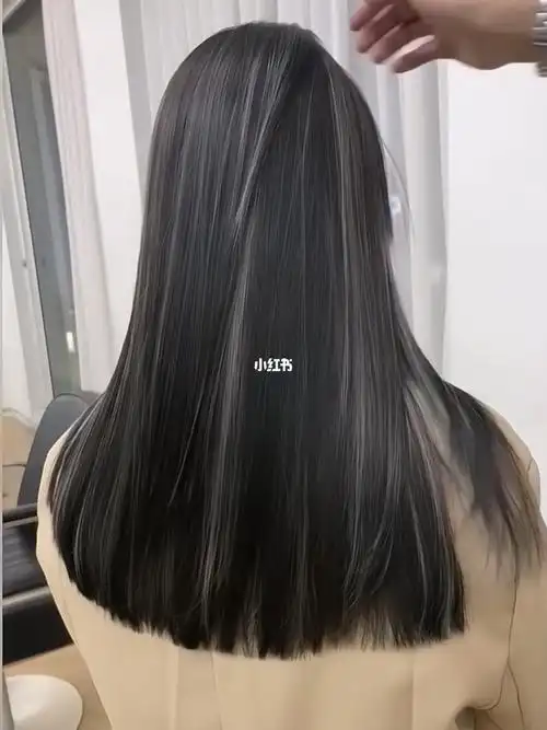 法式挑染若隐若现低调中带有一丝丝小阳气
