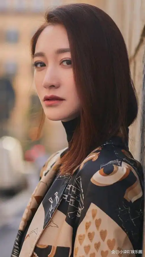 不得不说!李小冉真的是顶级魅力阿姨,看看她的完美身材吧!