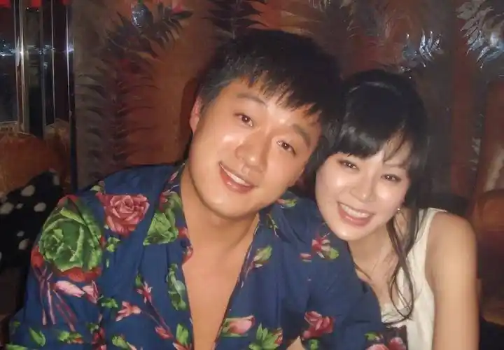 "过气男星"佟大为:照顾植物人父亲三十年,把妻子关悦