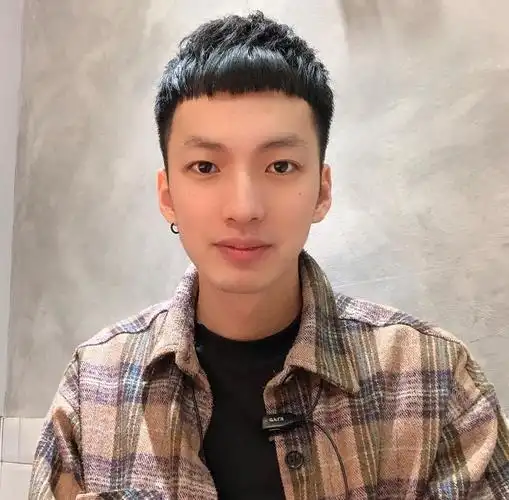 男生烫个中分多少钱(寸头) - 价格百科