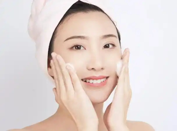 其实,这是我们的皮肤微生态失衡的表现,只有调节好皮肤微生态的平衡