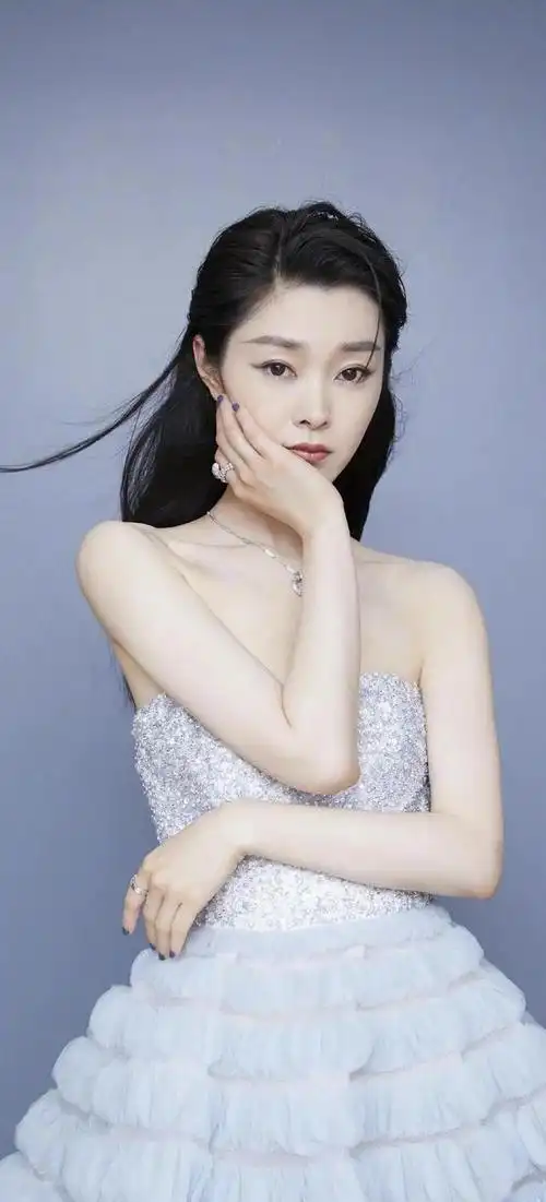 清秀甜美,宋轶唯美写真图集_网易订阅