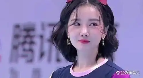 凭借着完美的身材大放异彩,首先选择了她最擅长的游泳比赛