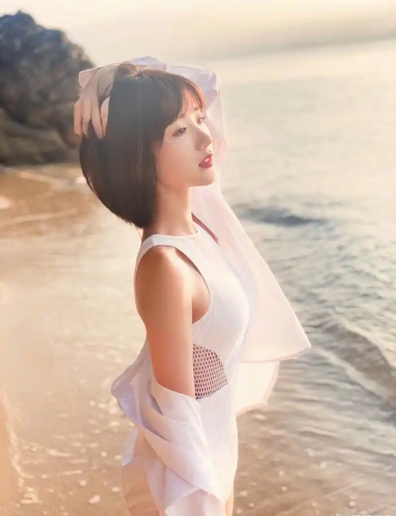 毛晓彤 泳装93 白色or红色? 676767