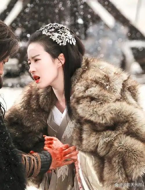 我当年一定是瞎了,才会觉得刘亦菲的虞姬不够好看