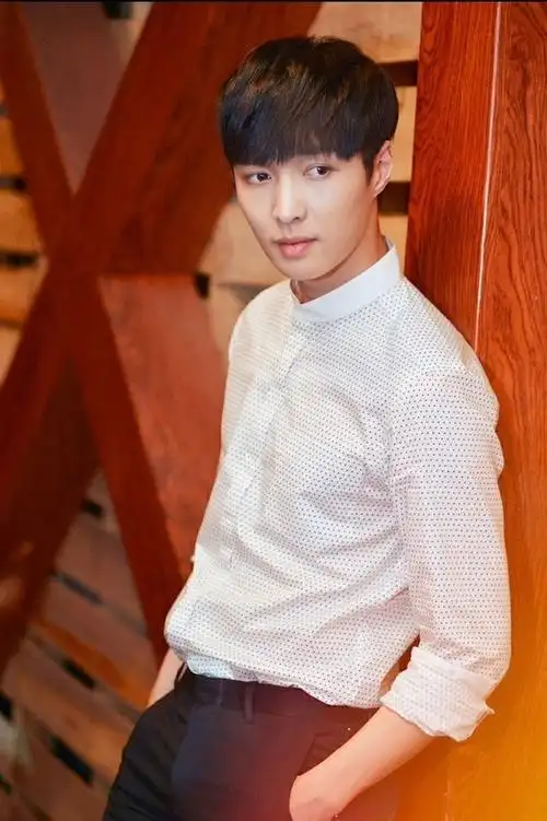 百度百科年度明星张艺兴# 张扬于天空,艺.