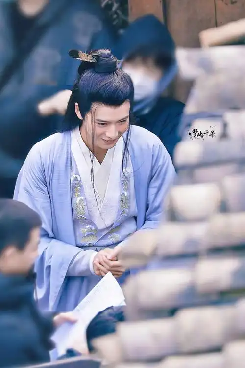 陈宥维超话96#陈宥维星途璀璨##陈宥维虎鹤妖师录#深夜适宜欣赏古装