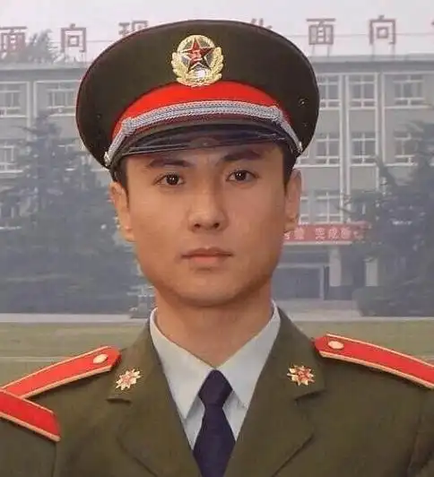 沈腾"军艺校草"时期旧照流出,本人看后大呼:岁月残忍