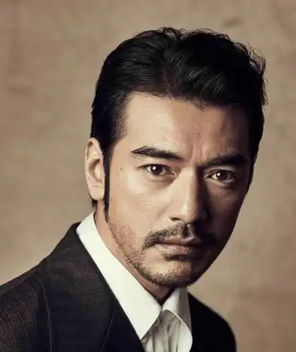 原创娱乐圈中留上胡子后,变得更有魅力的男星,有你喜欢的人吗?